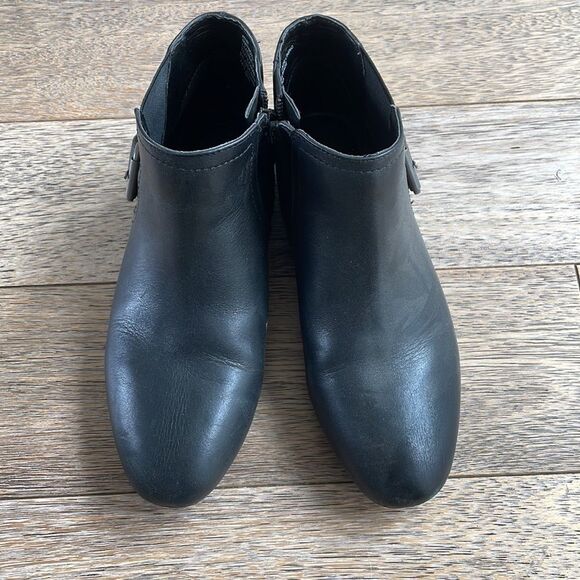 Nine West Women's Black Leather Ankle Booties 6.5 - Picture 2 of 6